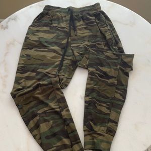 Women’s Always camp jogger/sweat pants Medium